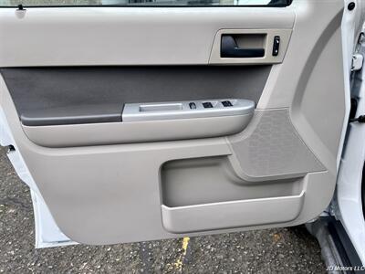 2009 Ford Escape XLT - Photo 12 - Portland, OR 97218