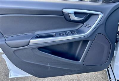 2013 Volvo S60 T5   - Photo 11 - Portland, OR 97218