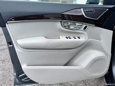 2016 Volvo XC90 T6 Momentum   - Photo 10 - Portland, OR 97218