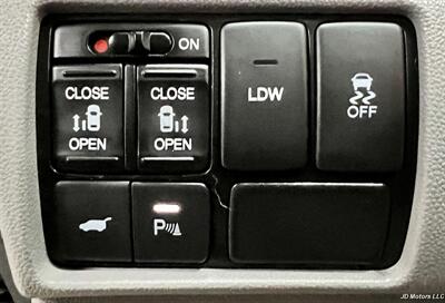 2015 Honda Odyssey Touring   - Photo 13 - Portland, OR 97218