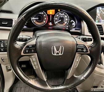 2015 Honda Odyssey Touring   - Photo 11 - Portland, OR 97218