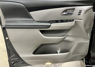 2015 Honda Odyssey Touring   - Photo 9 - Portland, OR 97218