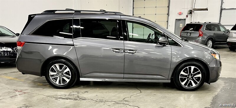 2015 Honda Odyssey Touring   - Photo 1 - Portland, OR 97218