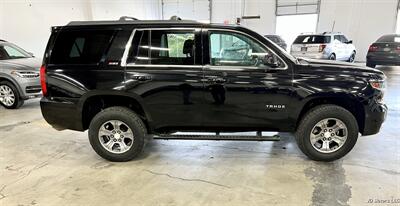 2017 Chevrolet Tahoe LT - Photo 2 - Portland, OR 97218