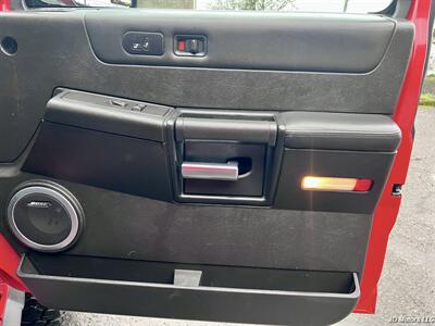 2005 Hummer H2 SUT   - Photo 23 - Portland, OR 97218