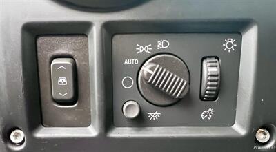 2005 Hummer H2 SUT   - Photo 14 - Portland, OR 97218