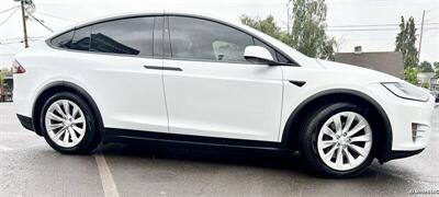 2018 Tesla Model X 75D   - Photo 2 - Portland, OR 97218