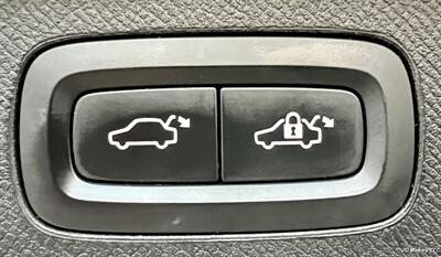 2018 Volvo XC90 T5 Momentum 7-Passenger - Photo 31 - Portland, OR 97218