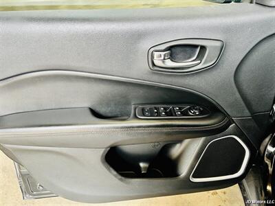 2019 Jeep Compass Limited   - Photo 9 - Portland, OR 97218