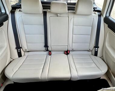 2011 Volkswagen Jetta SportWagen TDI   - Photo 13 - Portland, OR 97218
