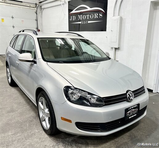 2011 Volkswagen Jetta SportWagen TDI - Photo 1 - Portland, OR 97218