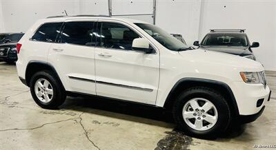 2011 Jeep Grand Cherokee Laredo   - Photo 2 - Portland, OR 97218