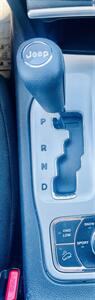 2011 Jeep Grand Cherokee Laredo   - Photo 14 - Portland, OR 97218