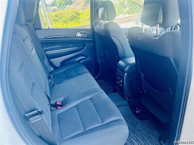 2011 Jeep Grand Cherokee Laredo   - Photo 18 - Portland, OR 97218