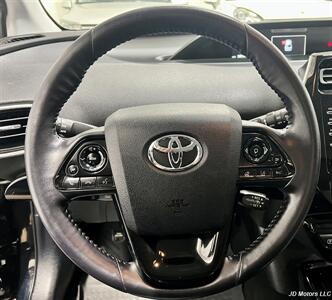 2021 Toyota Prius L Eco   - Photo 13 - Portland, OR 97206