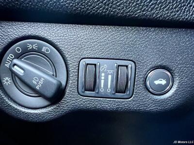 2023 Dodge Challenger SXT - Photo 14 - Portland, OR 97218