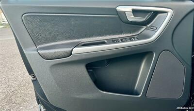 2010 Volvo XC60 3.2 - Photo 8 - Portland, OR 97218