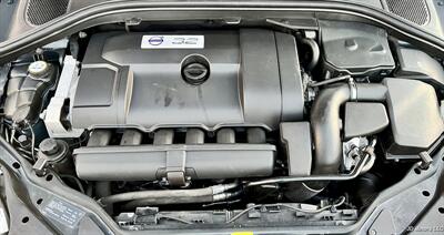 2010 Volvo XC60 3.2   - Photo 7 - Portland, OR 97218
