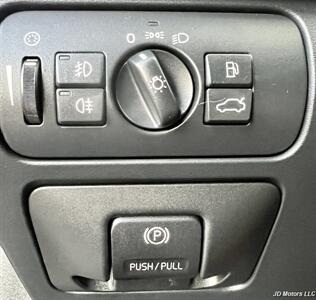 2010 Volvo XC60 3.2   - Photo 12 - Portland, OR 97218