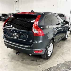 2010 Volvo XC60 3.2   - Photo 4 - Portland, OR 97218