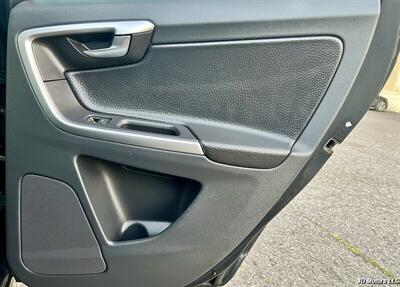 2010 Volvo XC60 3.2 - Photo 18 - Portland, OR 97218