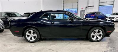 2018 Dodge Challenger SXT   - Photo 2 - Portland, OR 97218