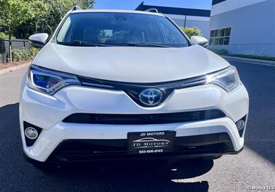 2017 Toyota RAV4 Hybrid Limited - Photo 8 - Portland, OR 97218