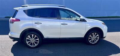 2017 Toyota RAV4 Hybrid Limited - Photo 2 - Portland, OR 97218