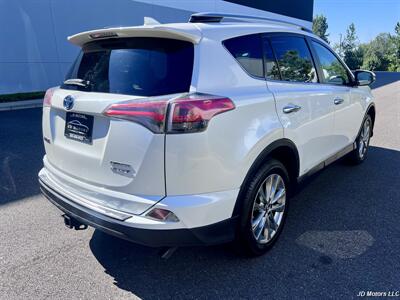 2017 Toyota RAV4 Hybrid Limited - Photo 3 - Portland, OR 97218