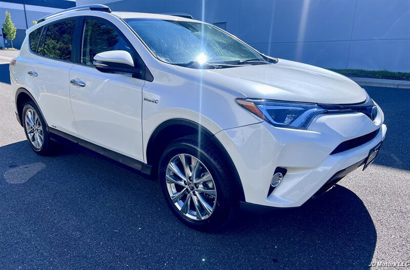 2017 Toyota RAV4 Hybrid Limited   - Photo 1 - Portland, OR 97218