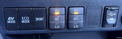 2017 Toyota RAV4 Hybrid Limited - Photo 16 - Portland, OR 97218