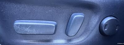 2017 Toyota RAV4 Hybrid Limited - Photo 19 - Portland, OR 97218