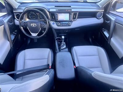 2017 Toyota RAV4 Hybrid Limited - Photo 12 - Portland, OR 97218
