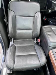 2015 Chevrolet Tahoe LTZ   - Photo 16 - Portland, OR 97218