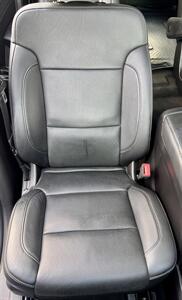 2015 Chevrolet Tahoe LTZ   - Photo 18 - Portland, OR 97218