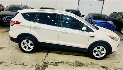 2013 Ford Escape SE   - Photo 2 - Portland, OR 97218