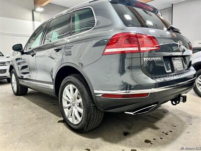 2016 Volkswagen Touareg VR6 Sport   - Photo 6 - Portland, OR 97218