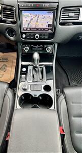 2016 Volkswagen Touareg VR6 Sport   - Photo 19 - Portland, OR 97218