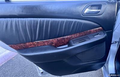 2002 Acura TL 3.2 w/Navi   - Photo 23 - Portland, OR 97218