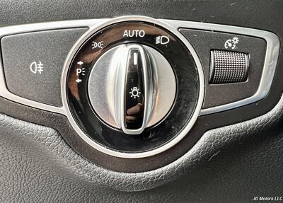 2017 Mercedes-Benz GLC GLC 300 4MATIC   - Photo 11 - Portland, OR 97218