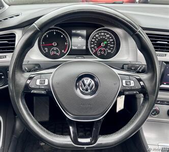 2015 Volkswagen Golf TDI S - Photo 14 - Portland, OR 97218