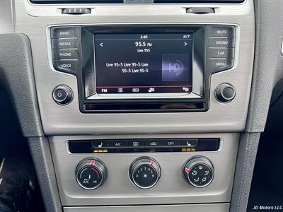 2015 Volkswagen Golf TDI S - Photo 16 - Portland, OR 97218