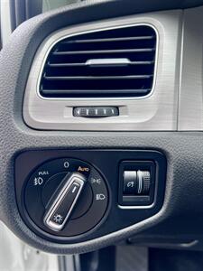 2015 Volkswagen Golf TDI S - Photo 13 - Portland, OR 97218