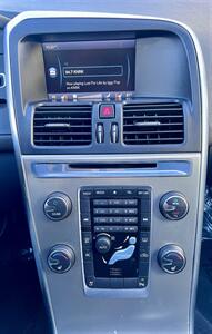 2012 Volvo XC60 3.2   - Photo 13 - Portland, OR 97218