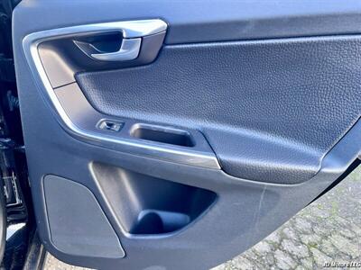 2012 Volvo XC60 3.2   - Photo 18 - Portland, OR 97218