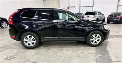 2012 Volvo XC60 3.2   - Photo 2 - Portland, OR 97218