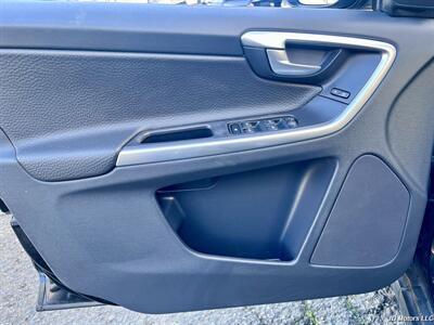 2012 Volvo XC60 3.2   - Photo 9 - Portland, OR 97218