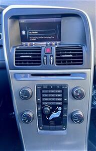 2012 Volvo XC60 3.2   - Photo 13 - Portland, OR 97218