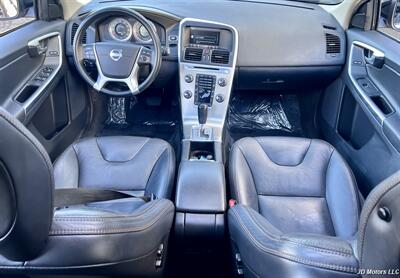 2012 Volvo XC60 3.2   - Photo 10 - Portland, OR 97218