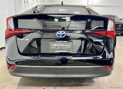 2020 Toyota Prius L Eco   - Photo 4 - Portland, OR 97206